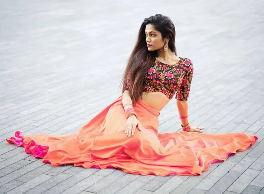 Sonali Bhadauria: From Software Engineer to Dance Sensation 1 image 8